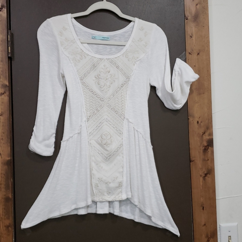 WHITE SUMMER TOP SMALL EMBROIDERY SO SOFT